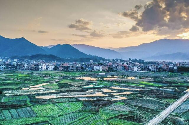 高质量建设宜居宜业和美乡村